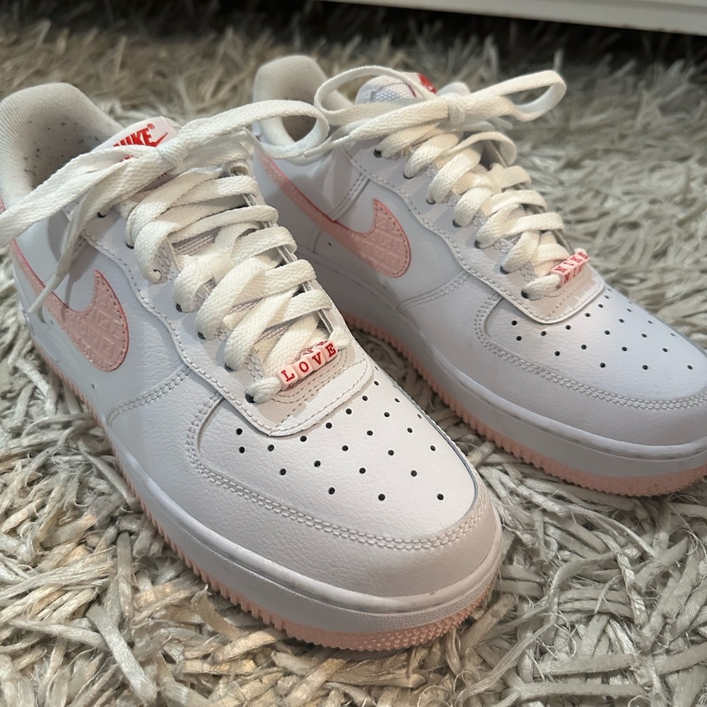 Wmns Air Force 1 Low 'Valentine's
Day 2022'